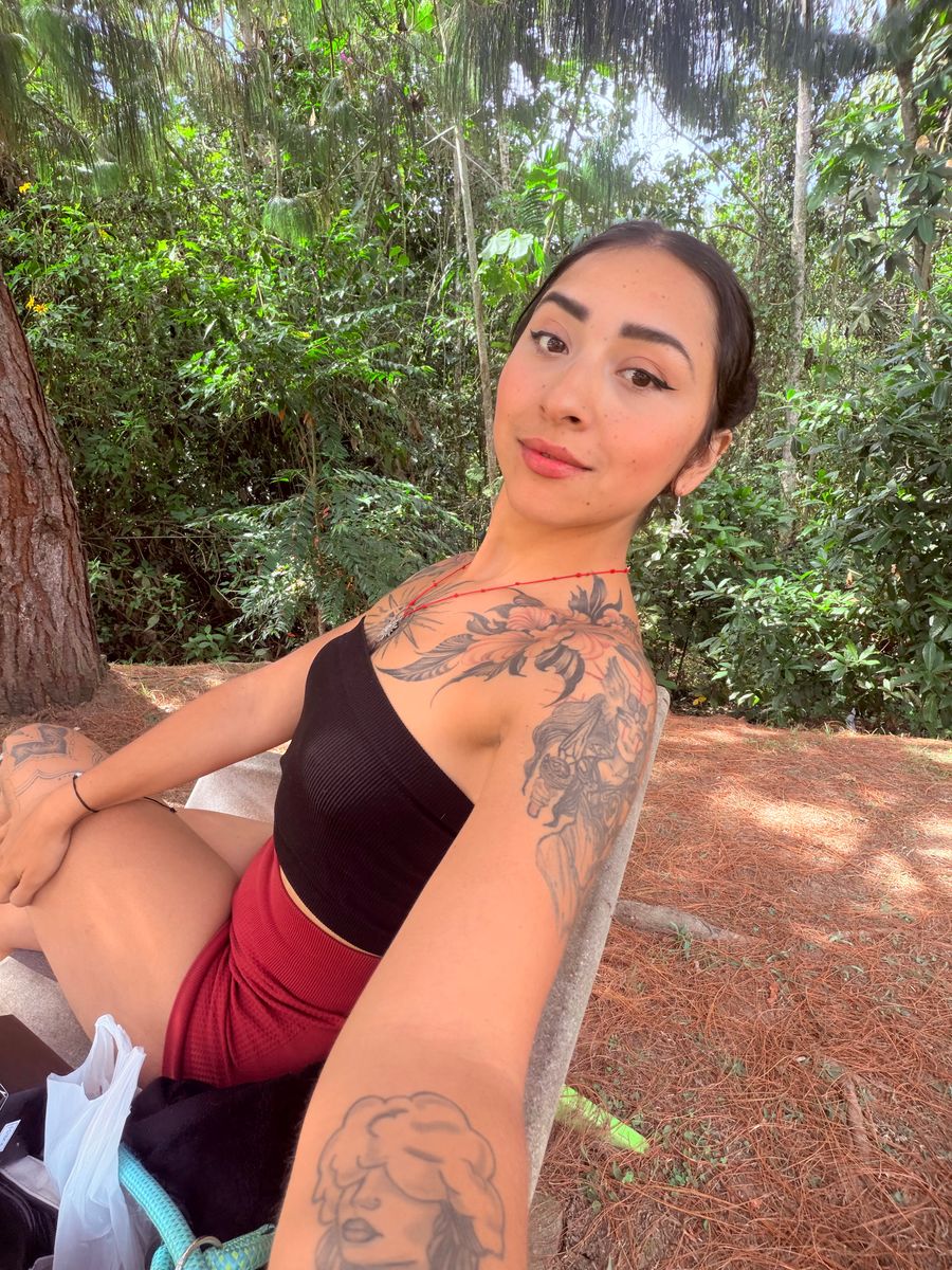 Alahia_Stone live webcam show