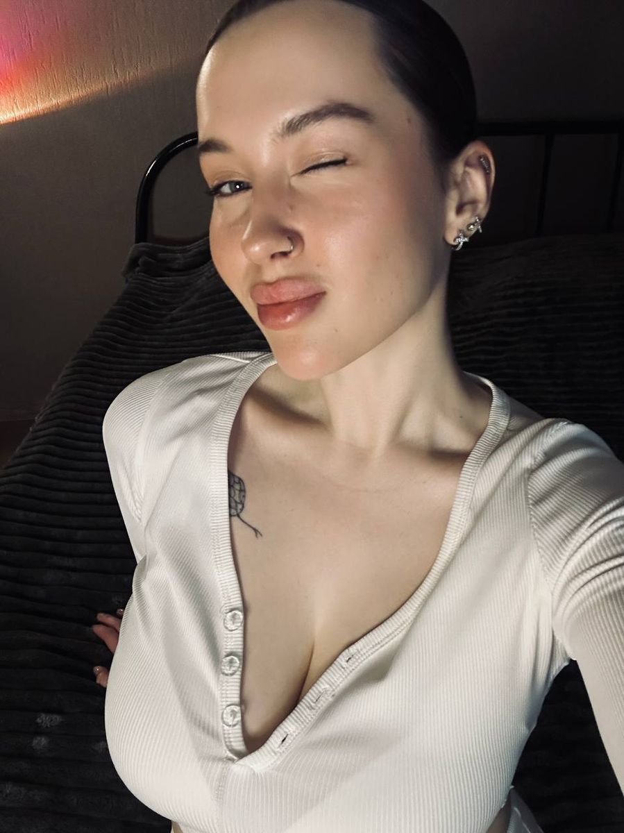 Anna Bornsexyesterday