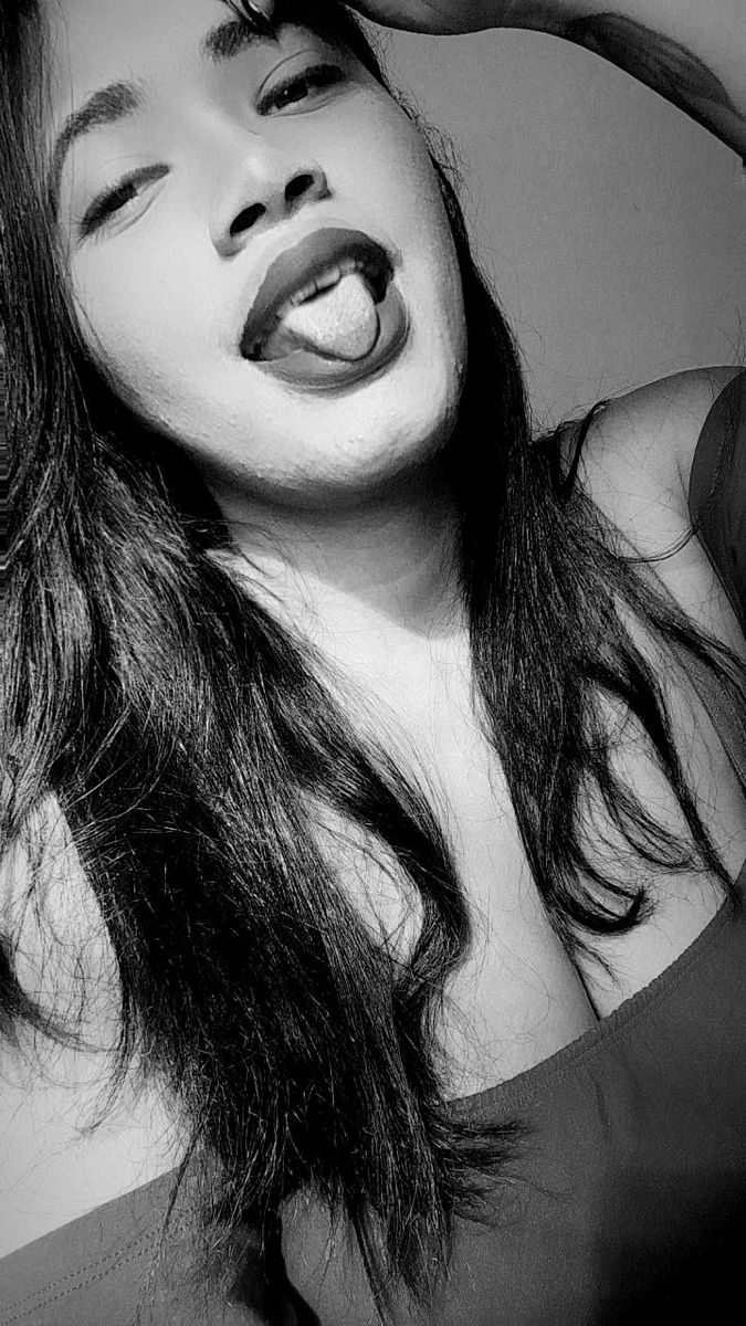 HotwifePam