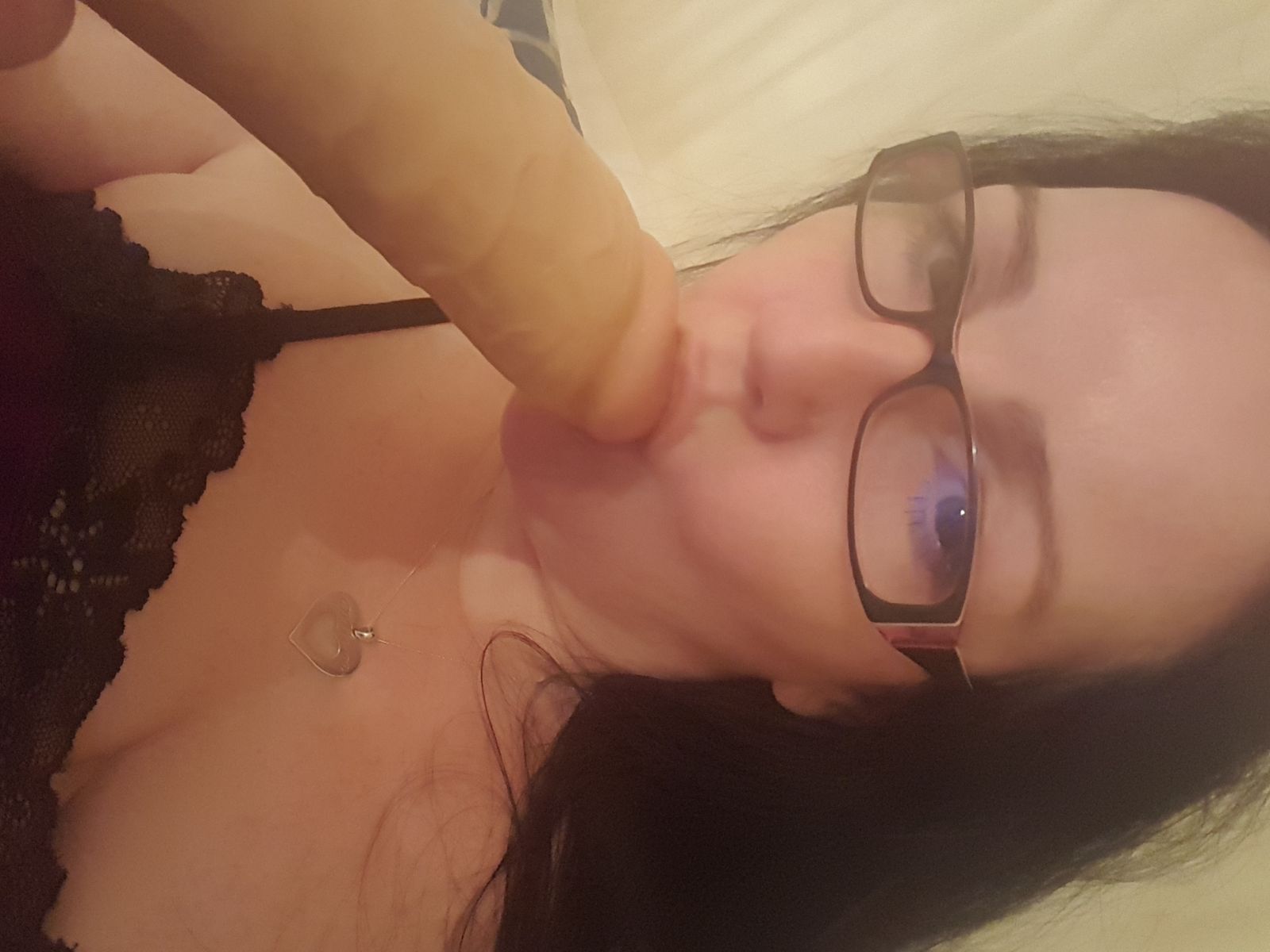 Skype live sex chat with Moistmilf