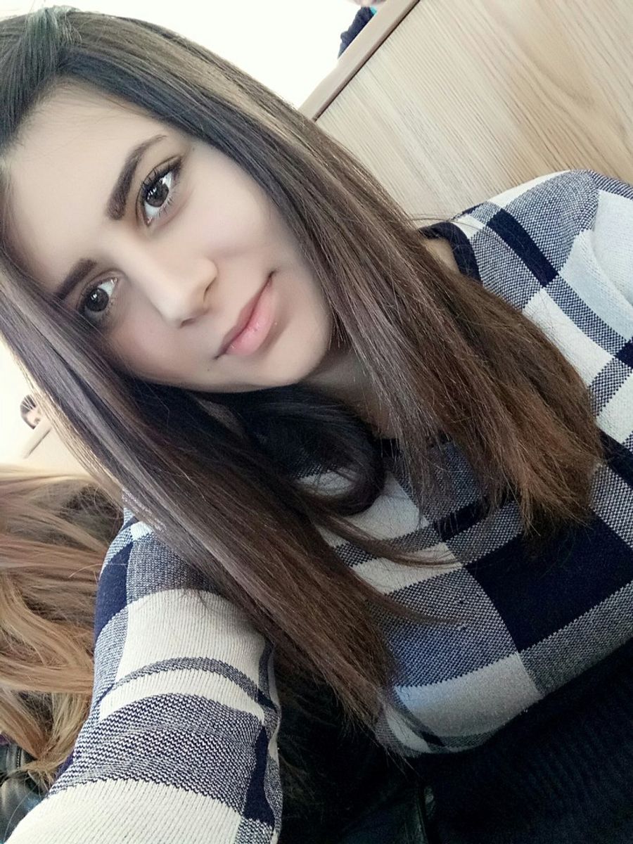 Female Profile & Live Cam Show SkyPrivate