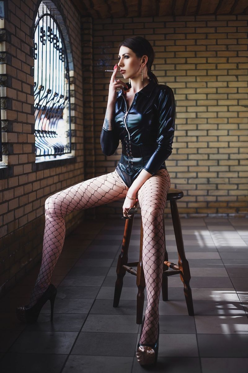 UrStrictMistress