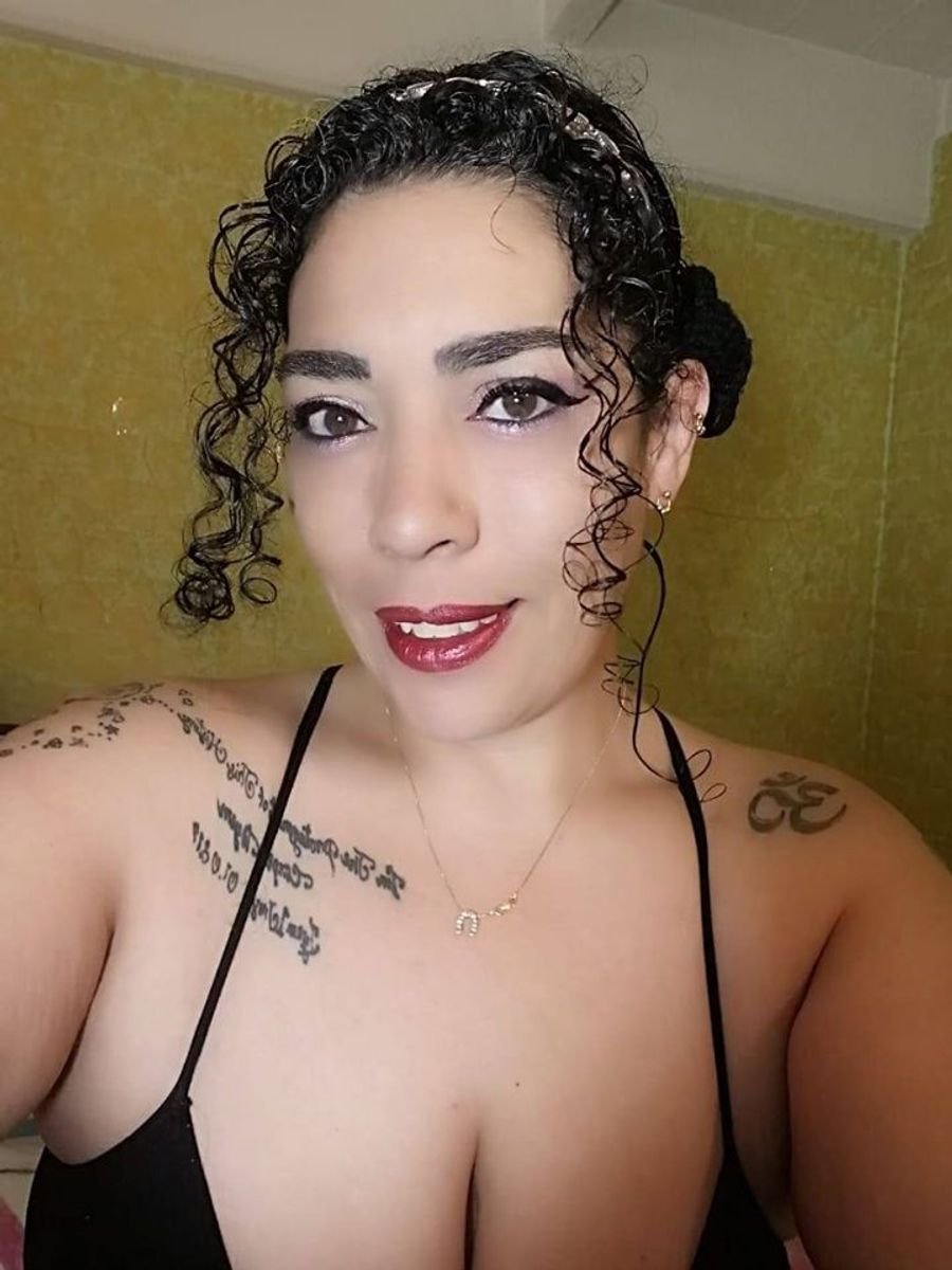 Skype live sex chat with CLAUXYWET