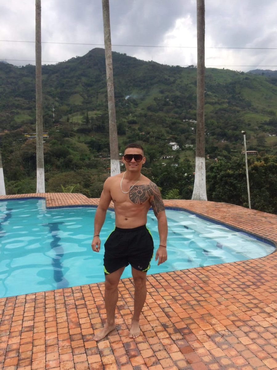 Adonisking ️ Live Cams | Teams, Discord & Telegram