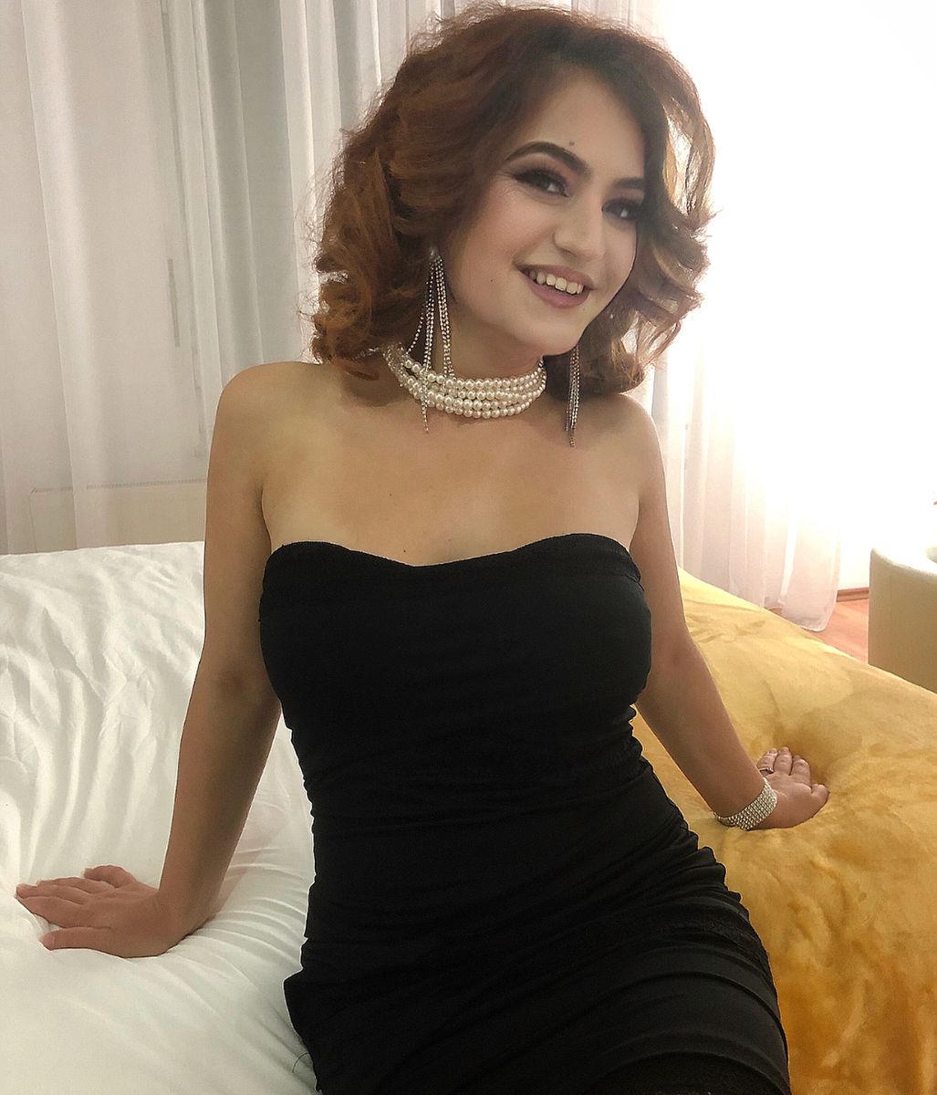 Female Profile & Live Cam Show pvt.sexy