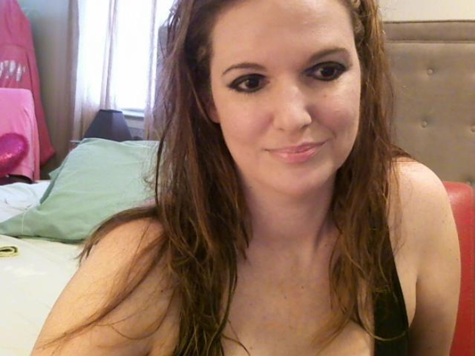 SkyPrivate live sex chat with Nina Jaymes. 