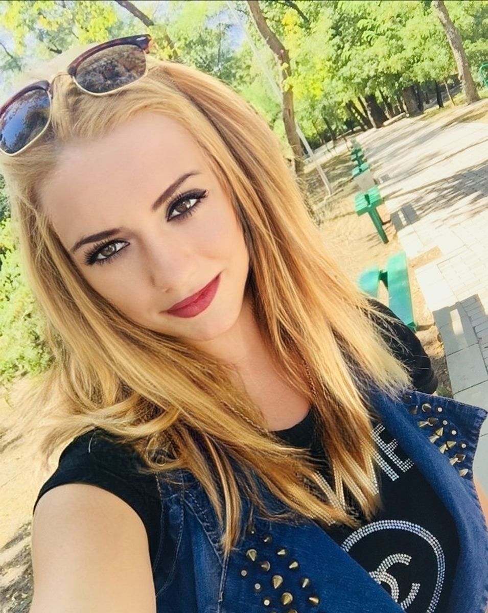 hot girl with skype logo hot girl with skype logo