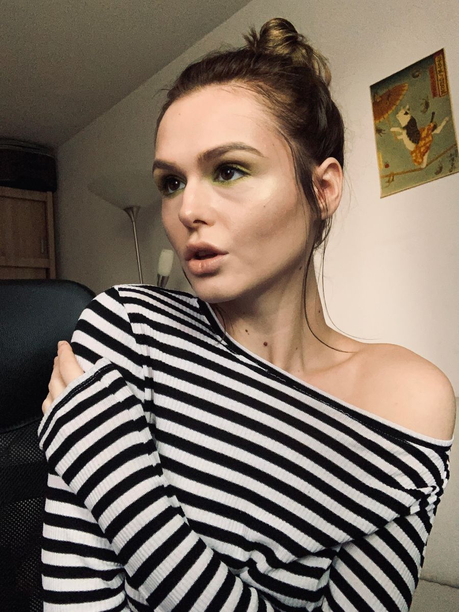 TaylorNoir Skype - SkyPrivate Girl Profile & Live Cam Show SkyPrivate RU