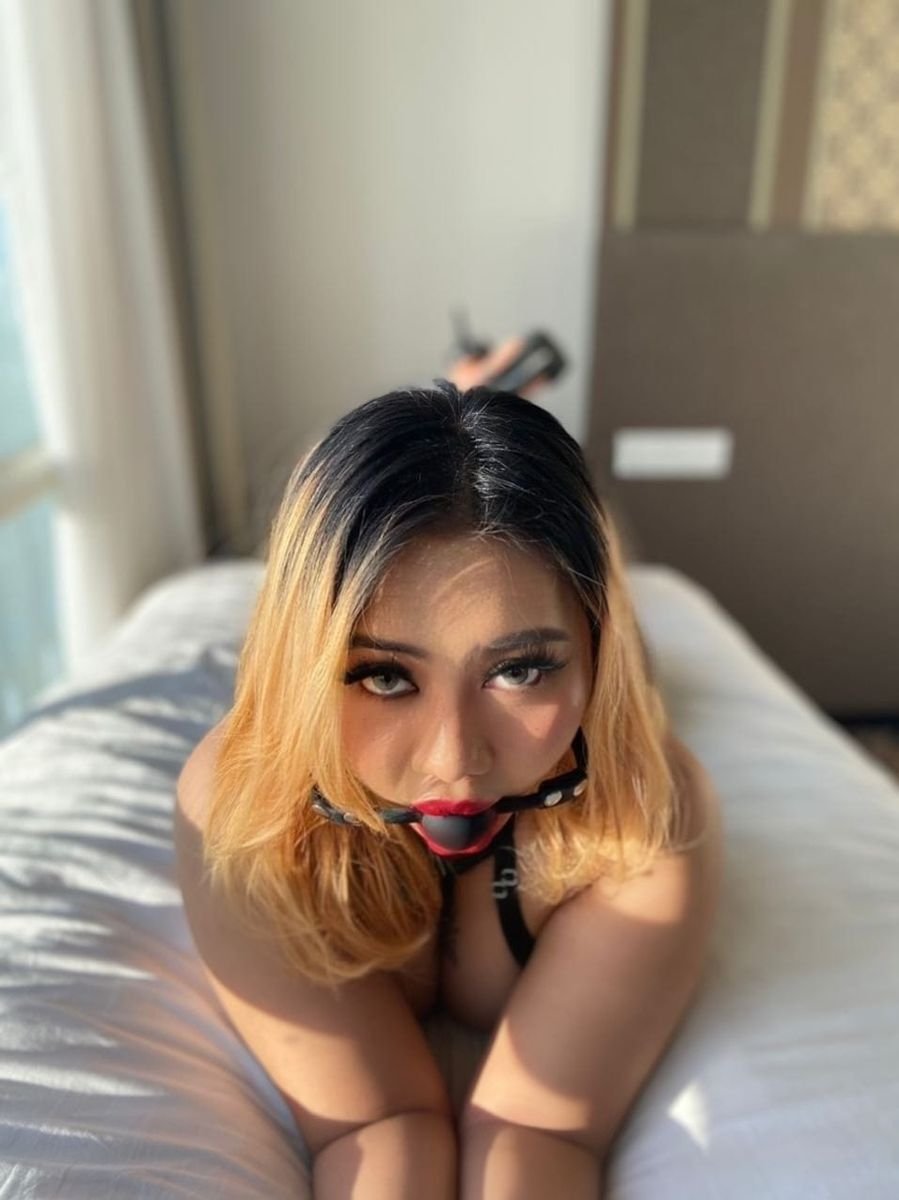 SkyPrivate live sex chat with Asian Anal Queen