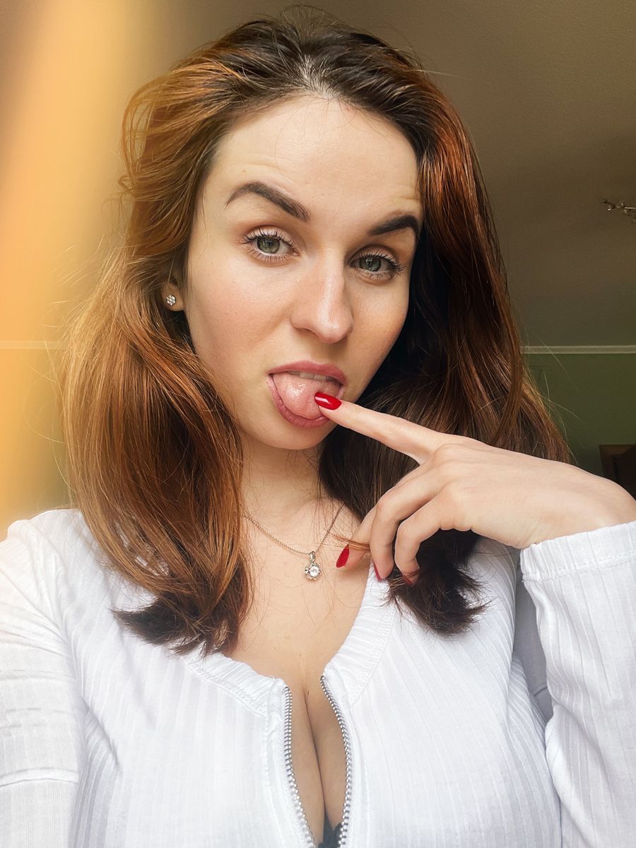 Snow White HUGE TITS