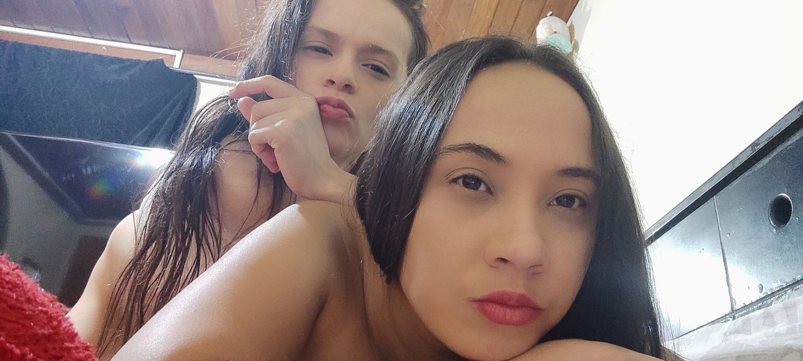 GIRLS_KINKY