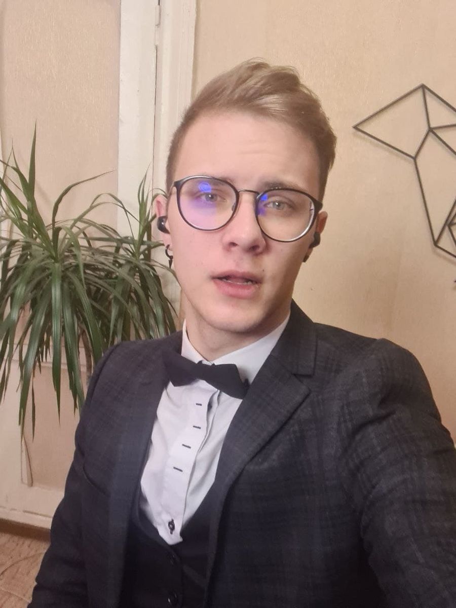 RAPHAEL FOX Skype Luxuretv Life Male Profile Live Cam Show Luxuretv Life