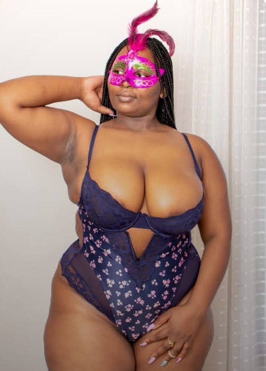 Skype live sex chat with CurvyDezire