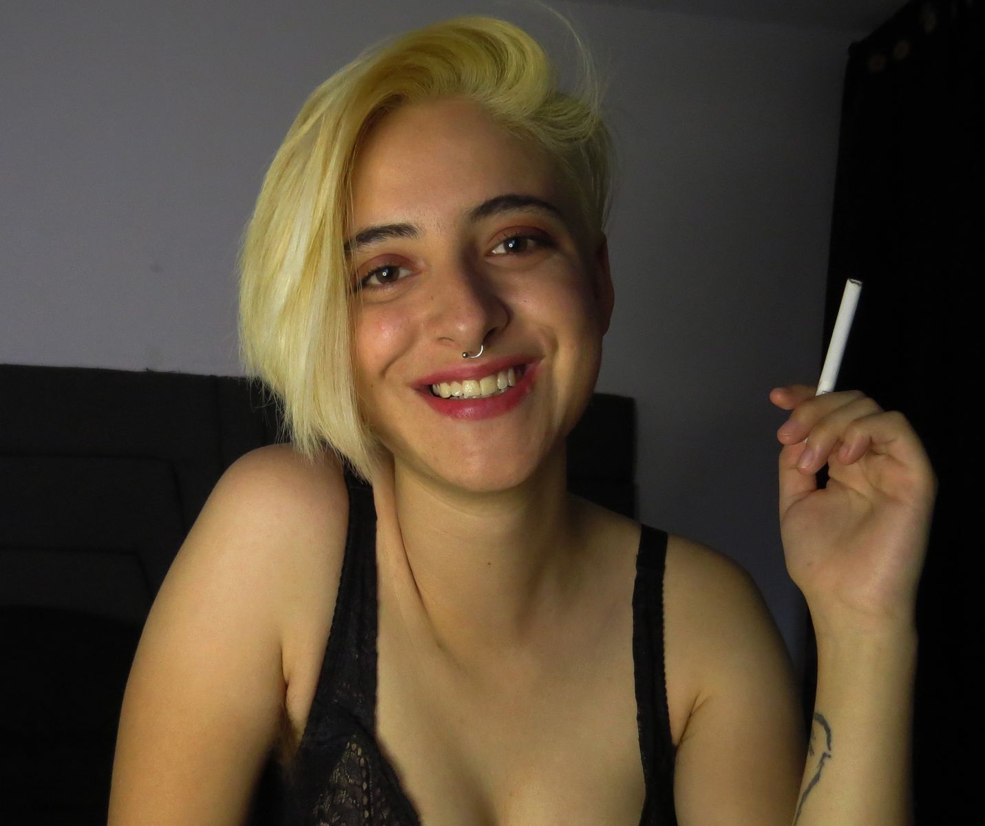 HairyDani live webcam show