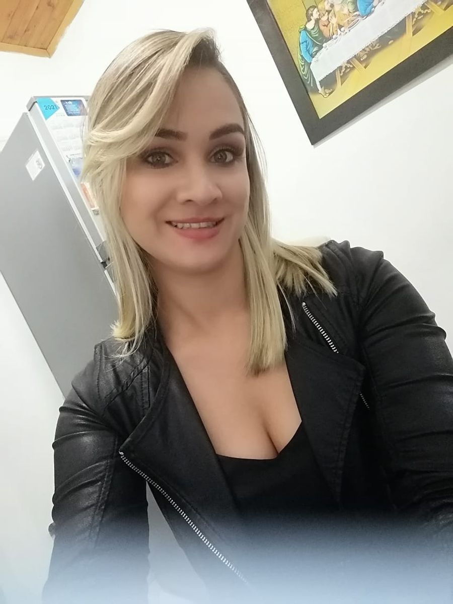 Female Profile & Live Cam Show SkyPrivate