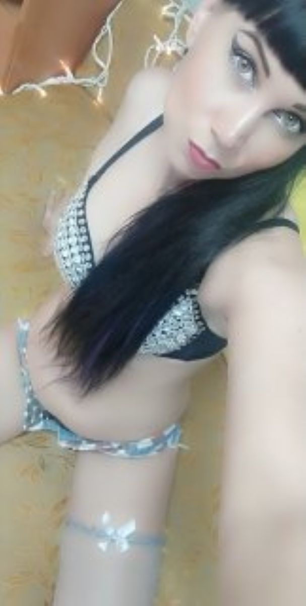 SkyPrivate live sex chat with MariyaLindsey