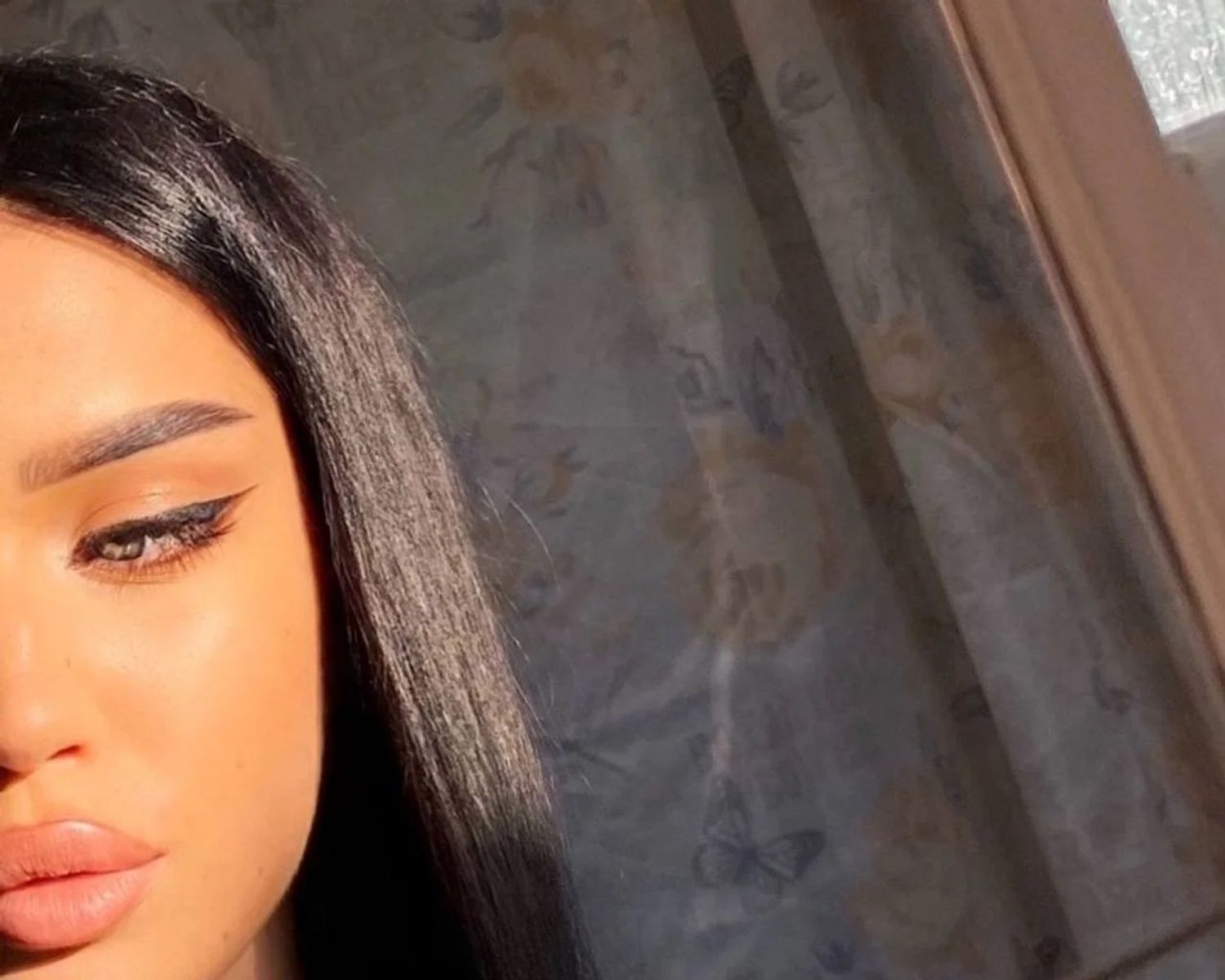 Alina_Ellis ️ Live Cams | Skype, Teams, Discord & Telegram