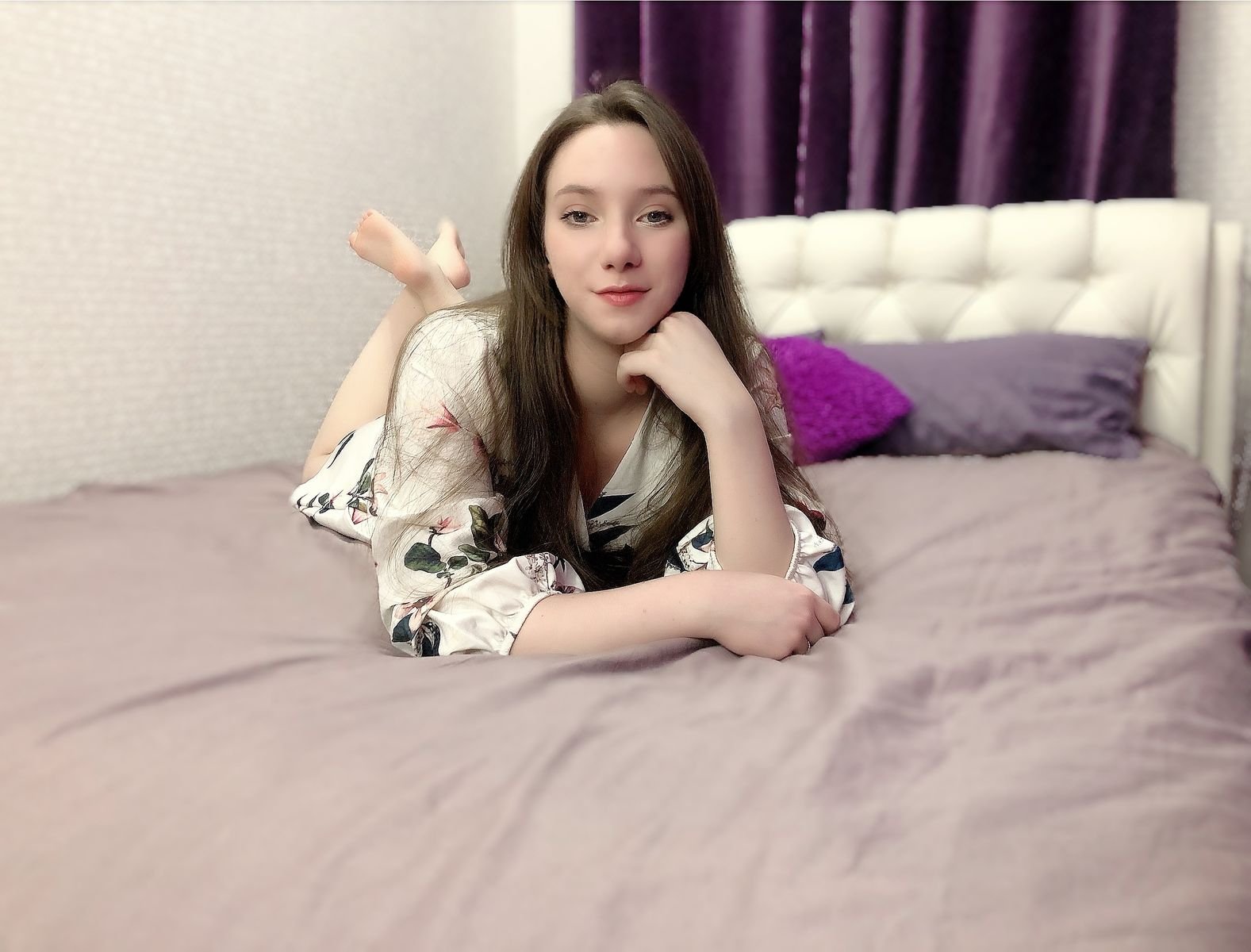 SkyPrivate live sex chat with Agnes