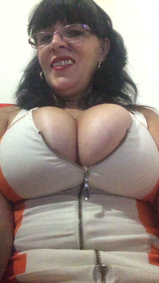 MILFBRUNETTEXXX