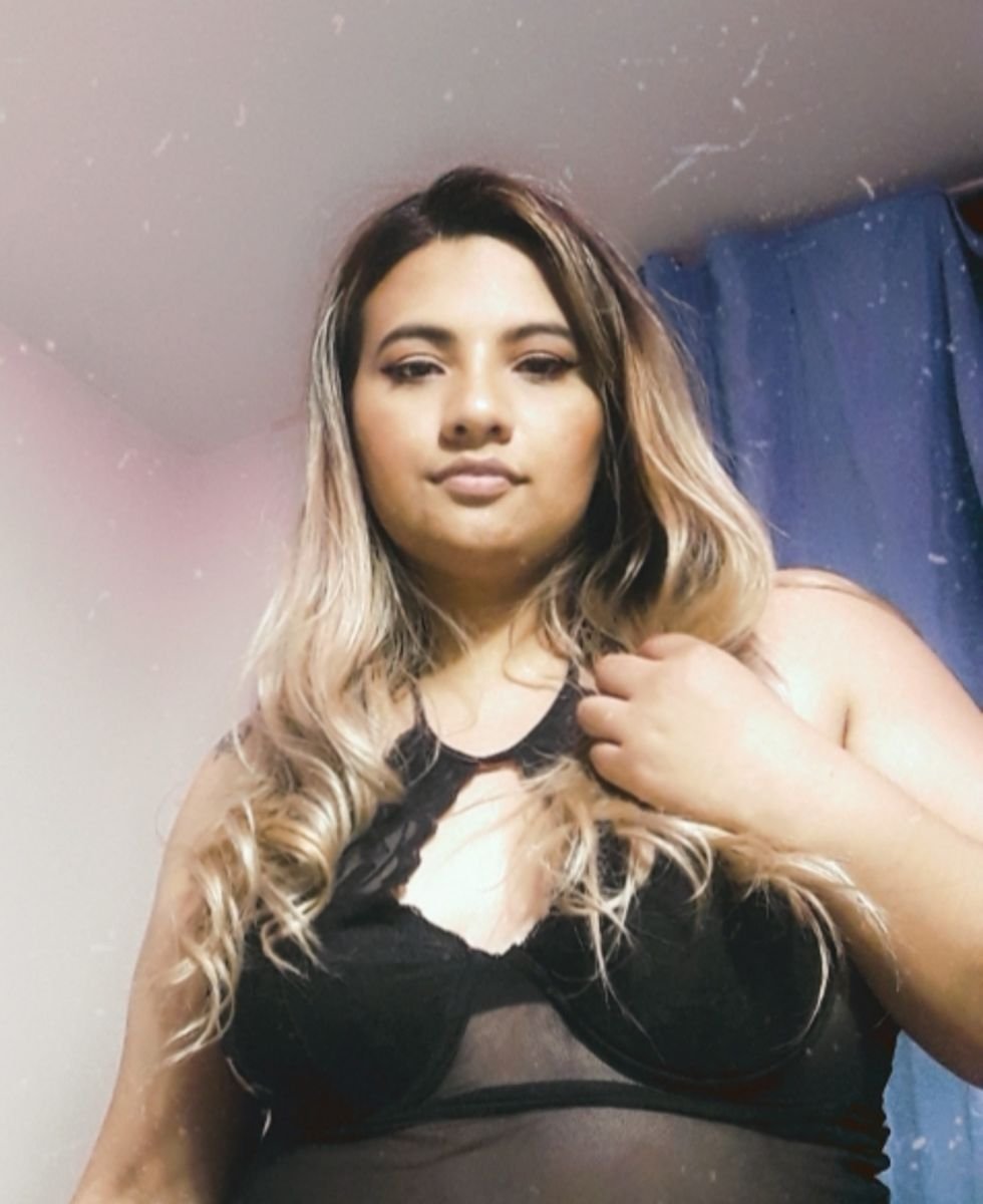 SkyPrivate live sex chat with star_rose18