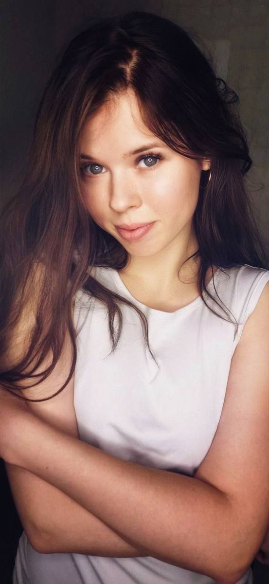 SkyPrivate live sex chat with Iris