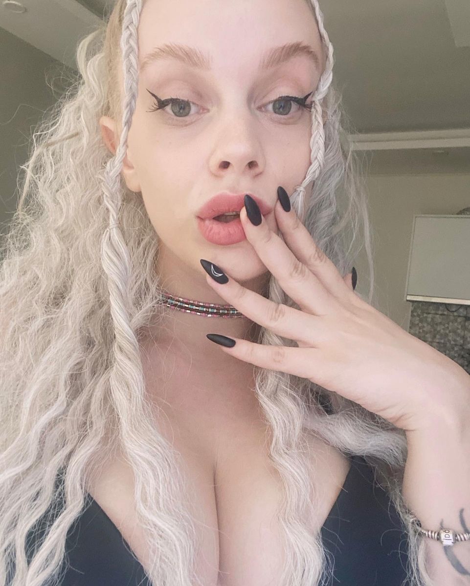 Wet_Lana