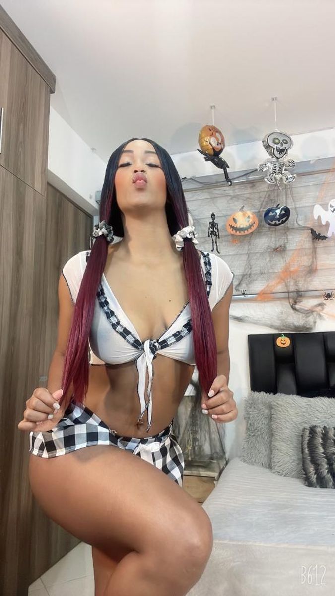 Isabela Ross