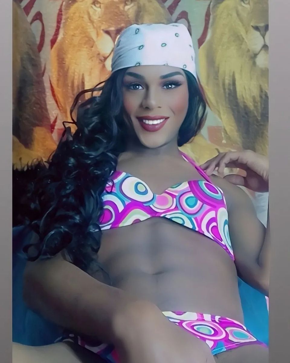SkyPrivate live sex chat with vayolett haltom