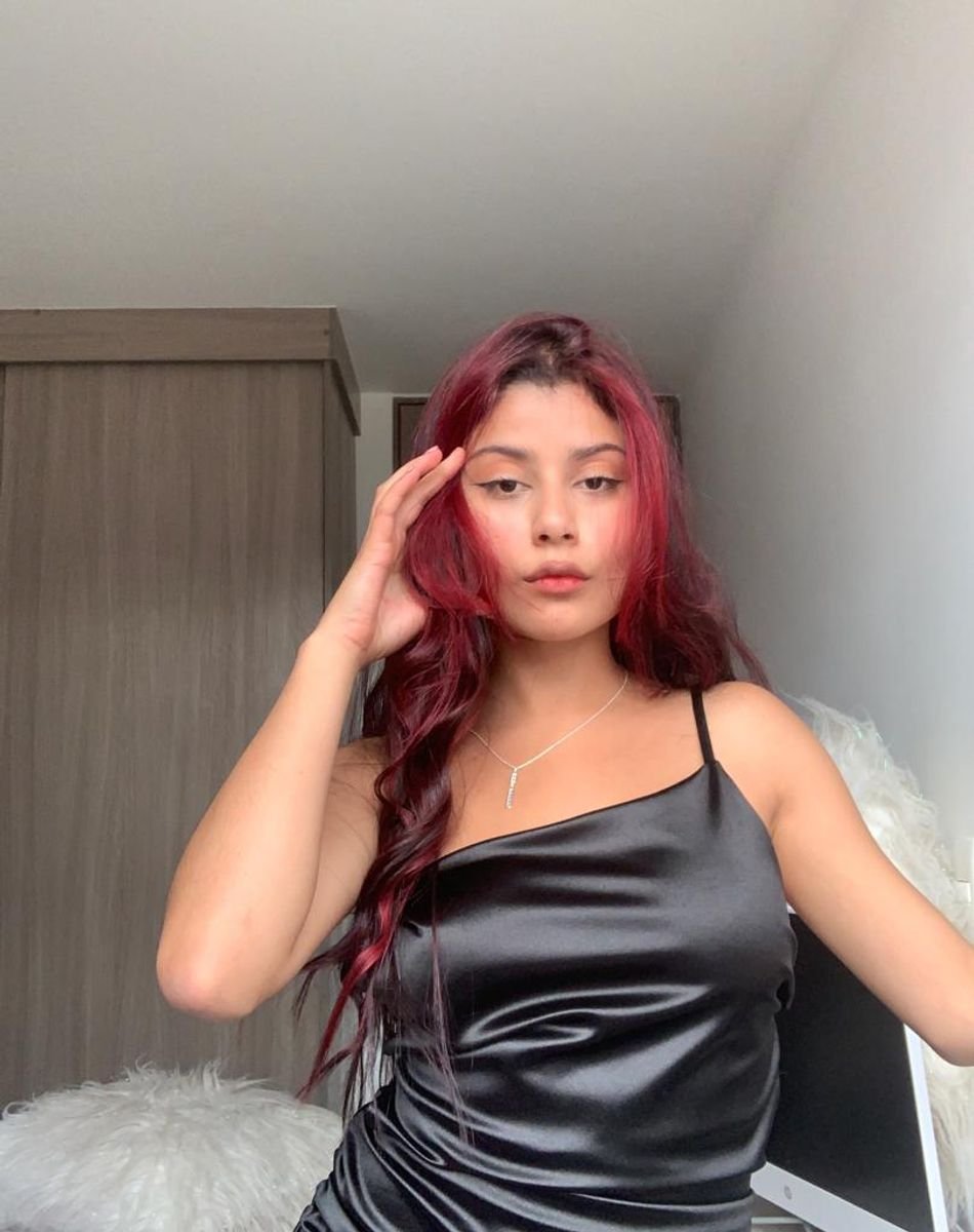 SkyPrivate live sex chat with Bellvany