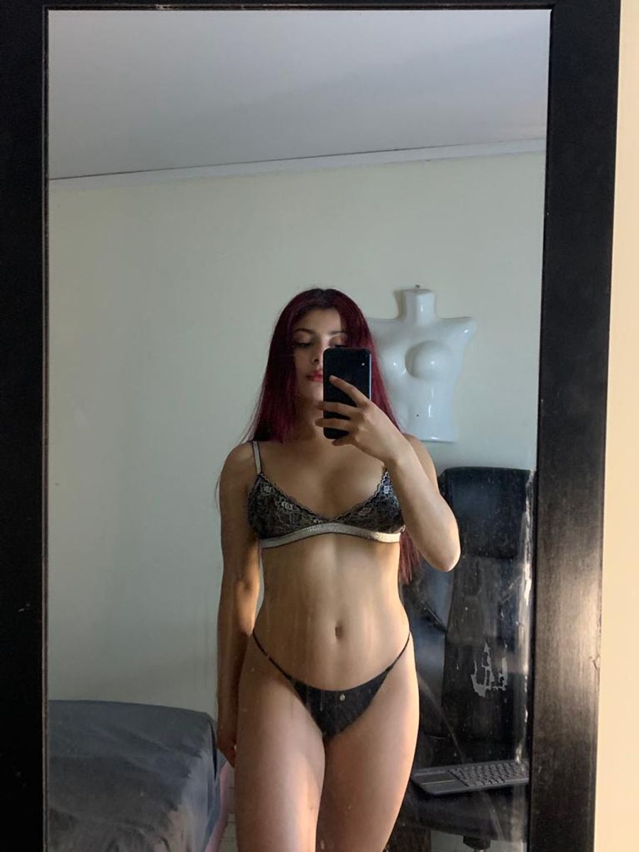 Skype live sex chat with Bellvany