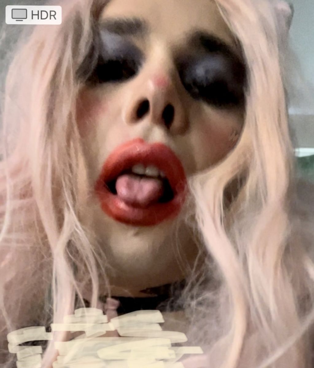 SkyPrivate live sex chat with Sissy Slutt