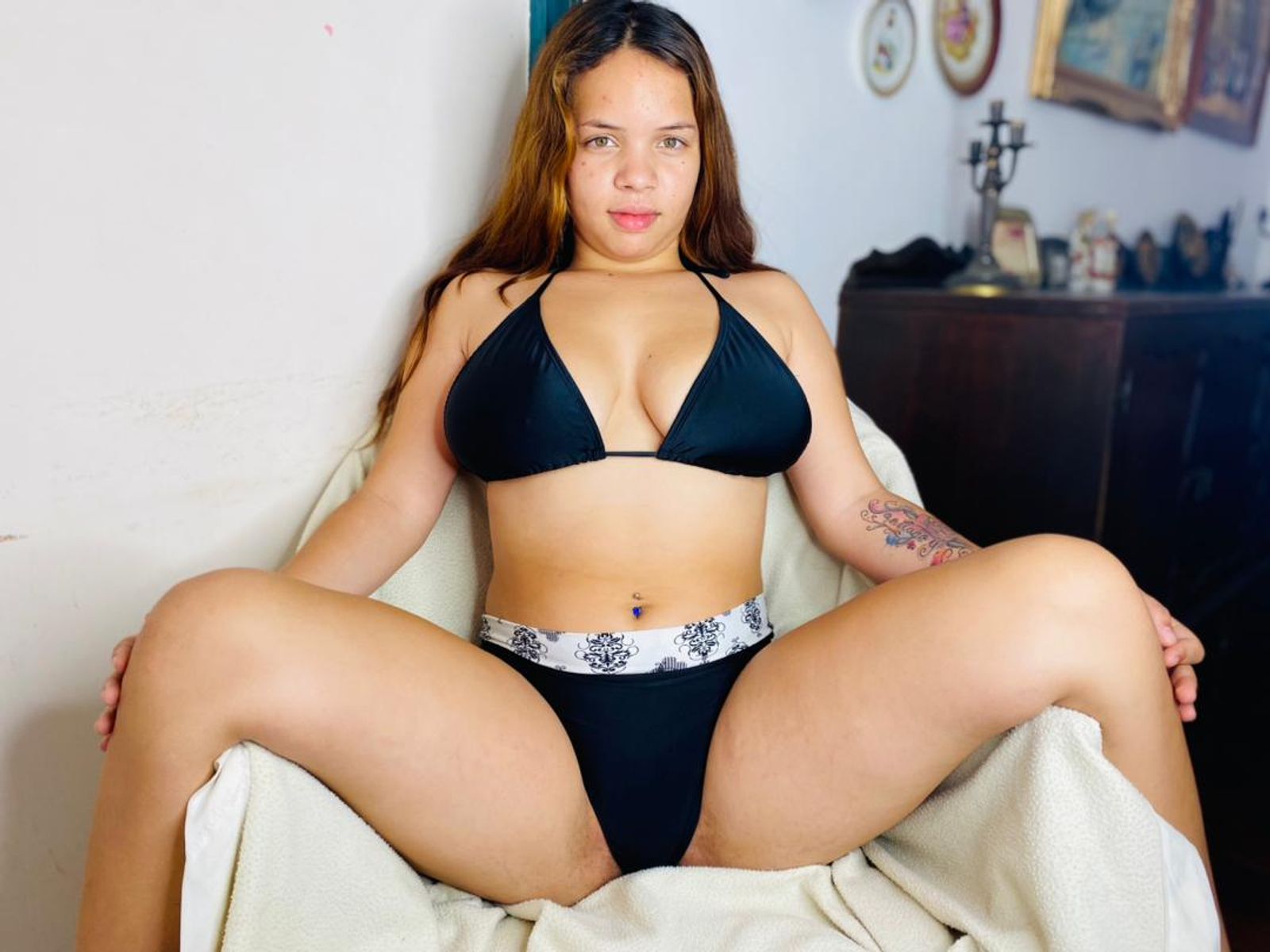 Skype live sex chat with WIMARY BEACH