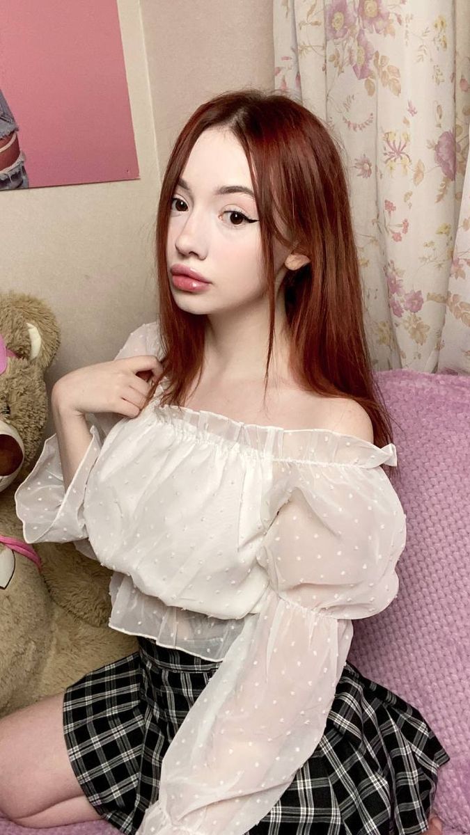 Skype live sex chat with AliceBrodie