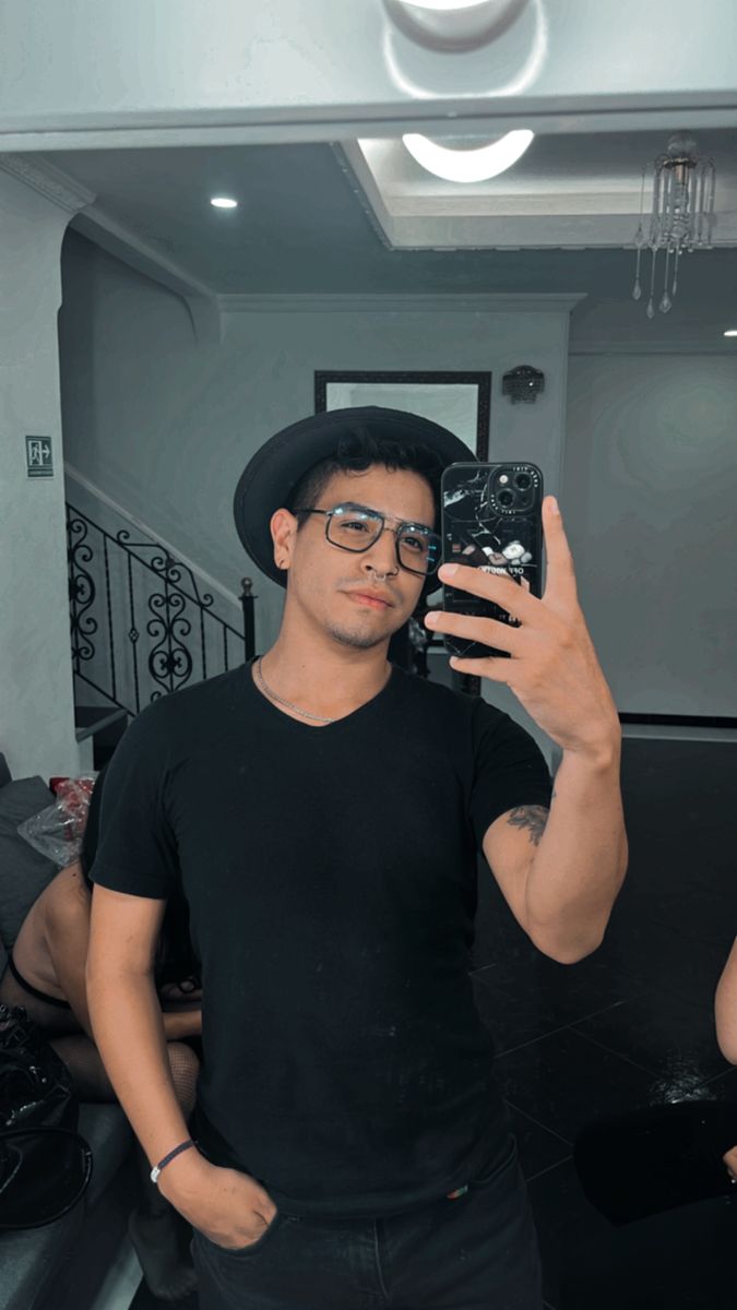 Max Smith ️ Live Cams | Skype, Teams, Discord & Telegram
