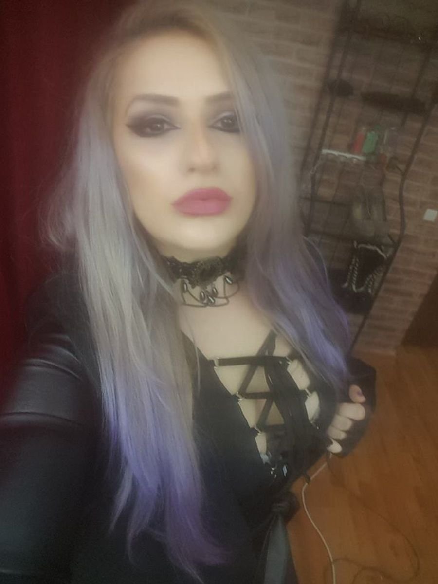 MistressKendra outfits
