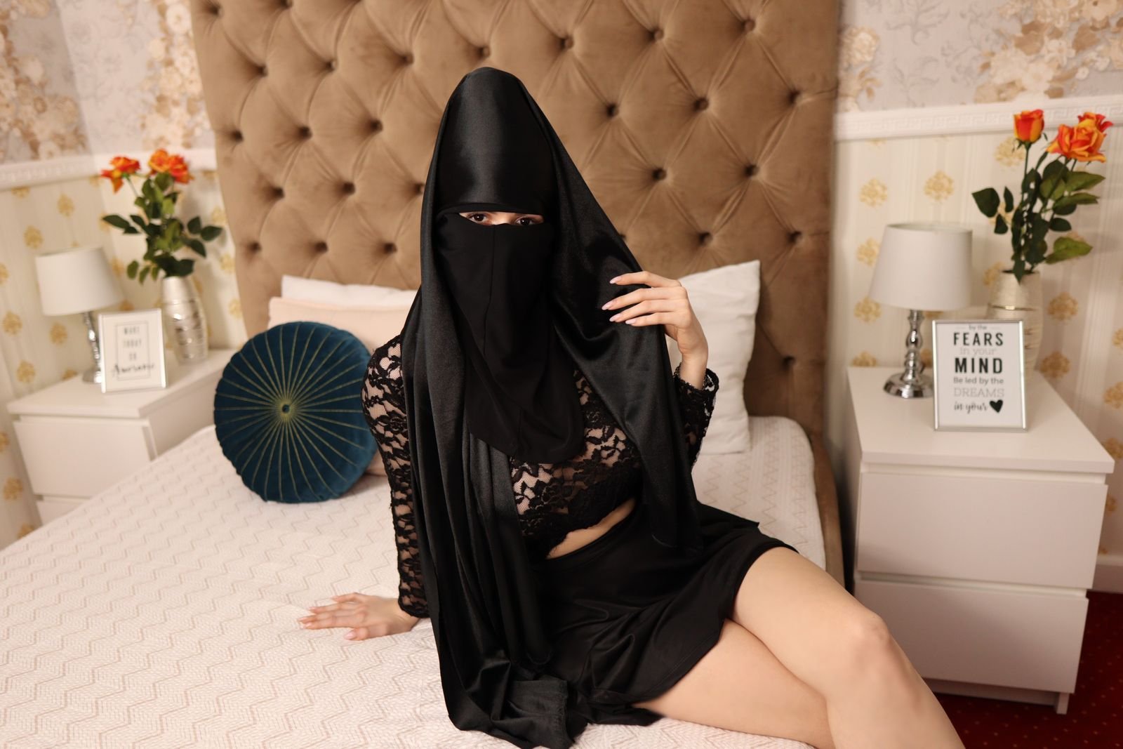 Skype live sex chat with Nora Suad