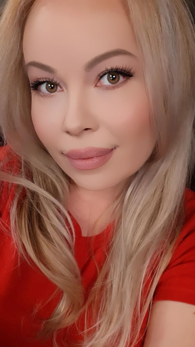 CurvyWhitneyLynn