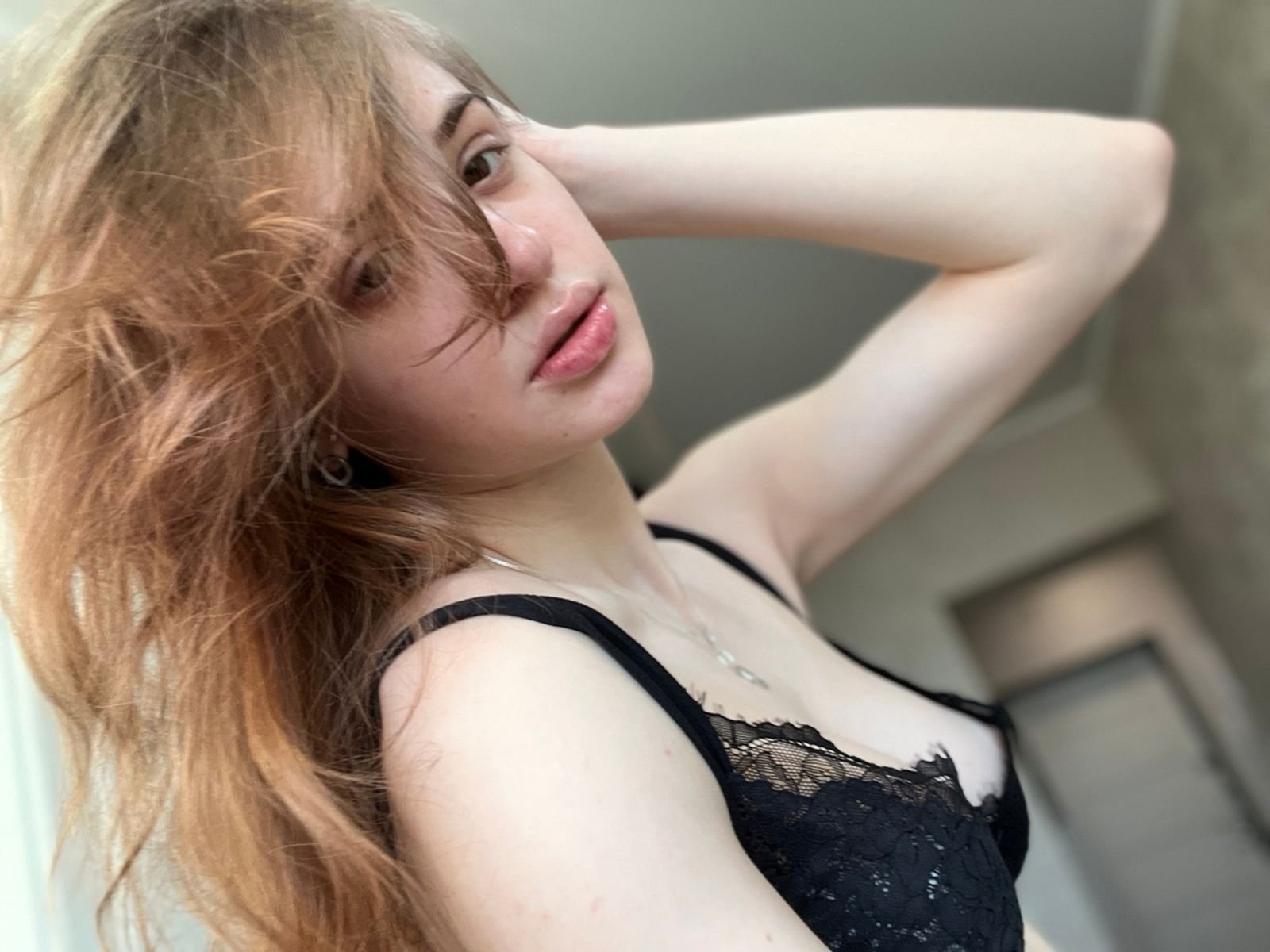 Skype live sex chat with Sweet Lilya