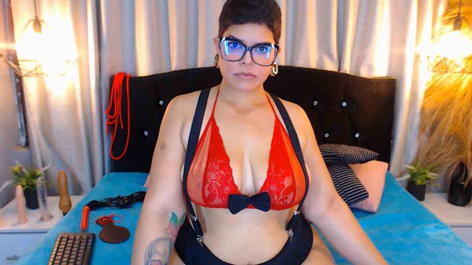 Skype live sex chat with Aretta