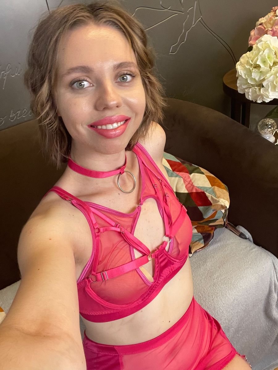 Skype live sex chat with Helga