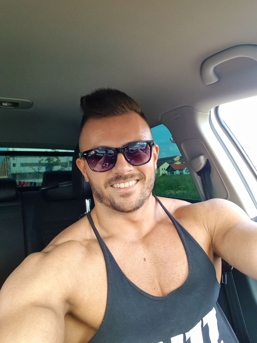 Joshua Muscle Skype Live Web Cam Show