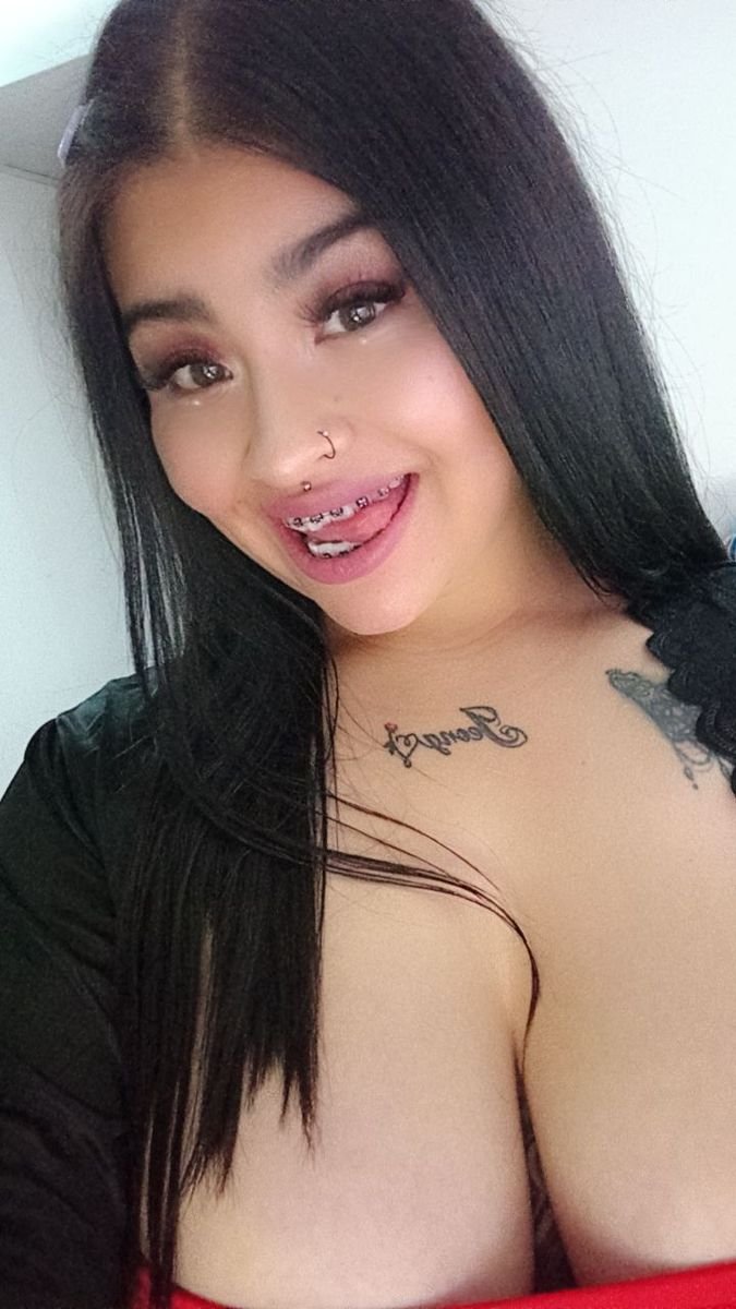 Skype live sex chat with Latinamia