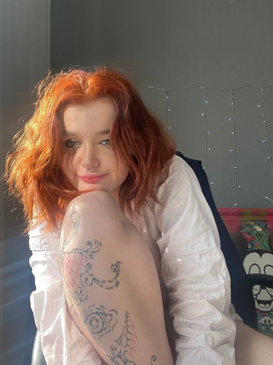 Skype live sex chat with Lilith