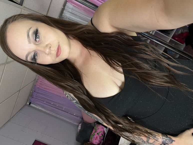 Amyy Sativa Skype SkyPrivate Girl Profile & Live Cam Show SkyPrivate