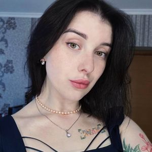 Profile picture - Lily