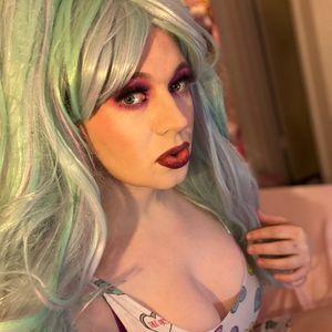 Profile picture - Adelina Foxx