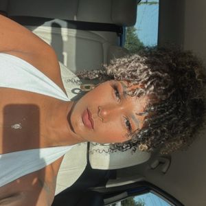 Profile picture - Curly hair Rican