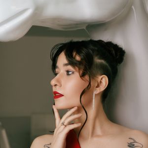 Profile picture - May