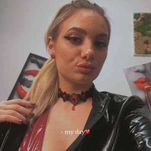 Profile picture - FinDomAsha
