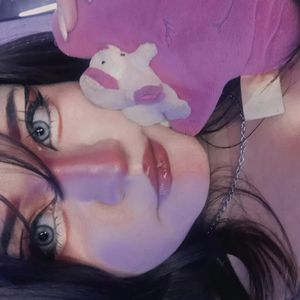Profile picture - Violet